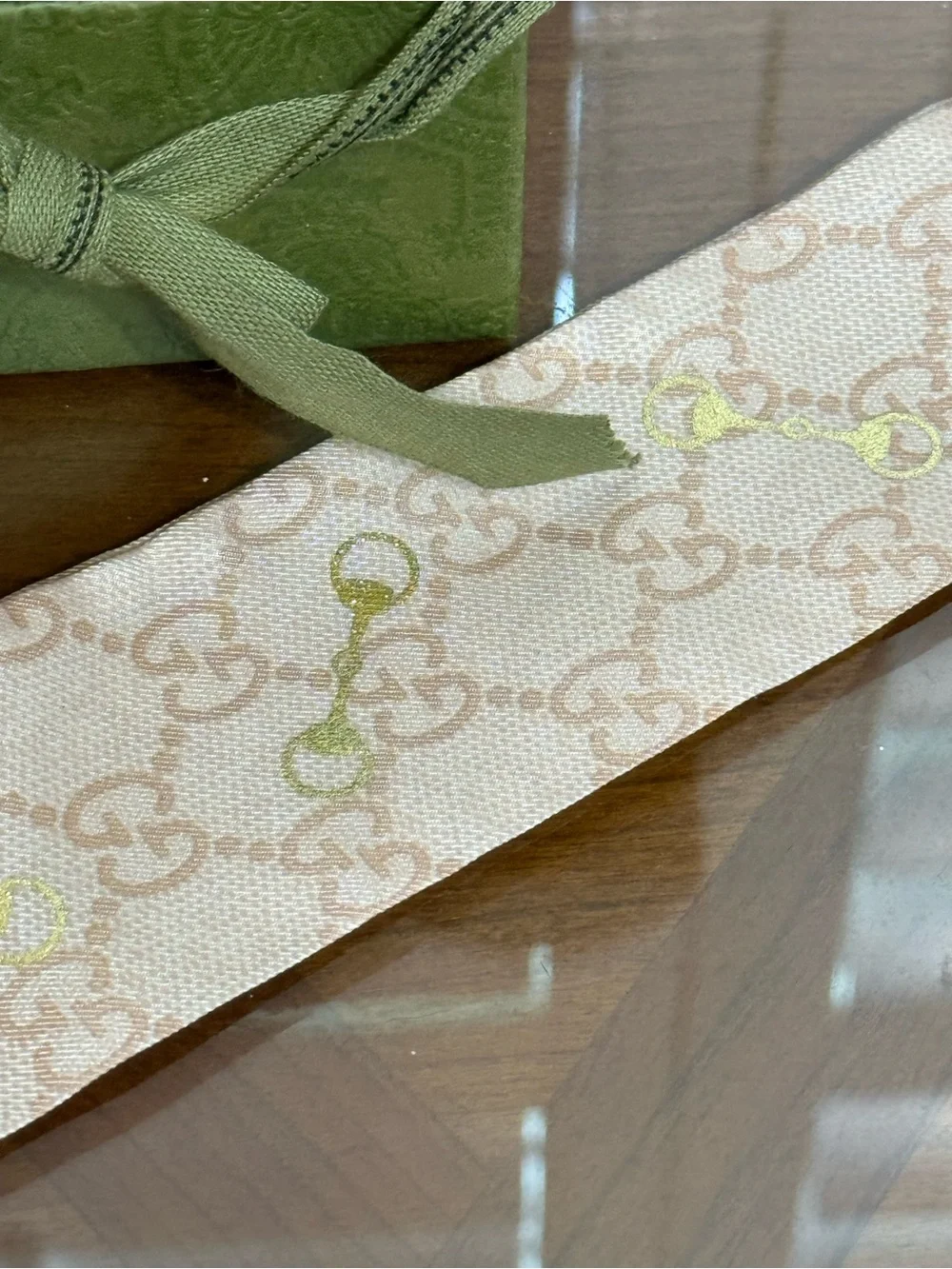 GUCCI GG Horse-bit Pale Pink Silk Twilly Scarf
